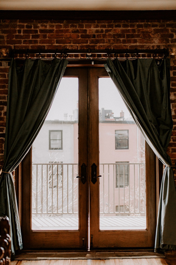 Whimsical indie wedding in Brooklyn at Diety