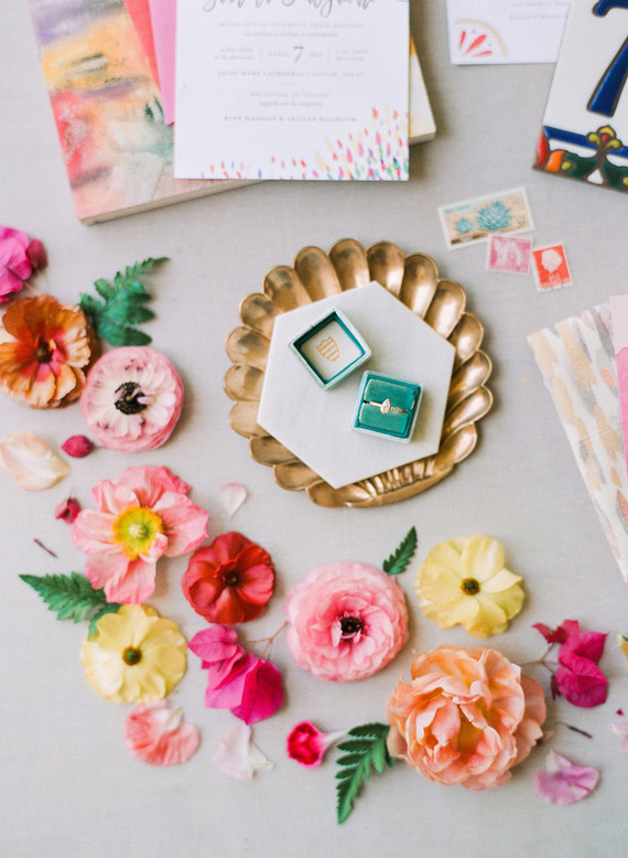 Colorful spring Texas wedding with Mexican details