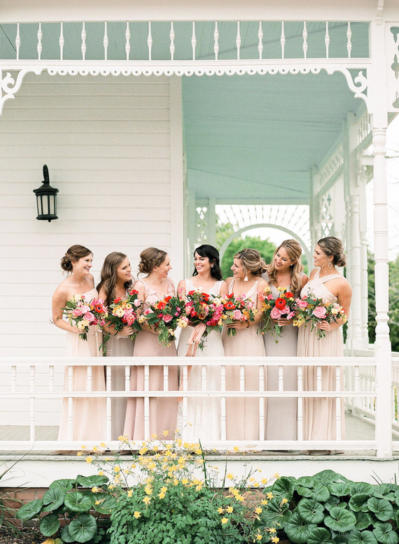 Colorful spring Texas wedding with Mexican details