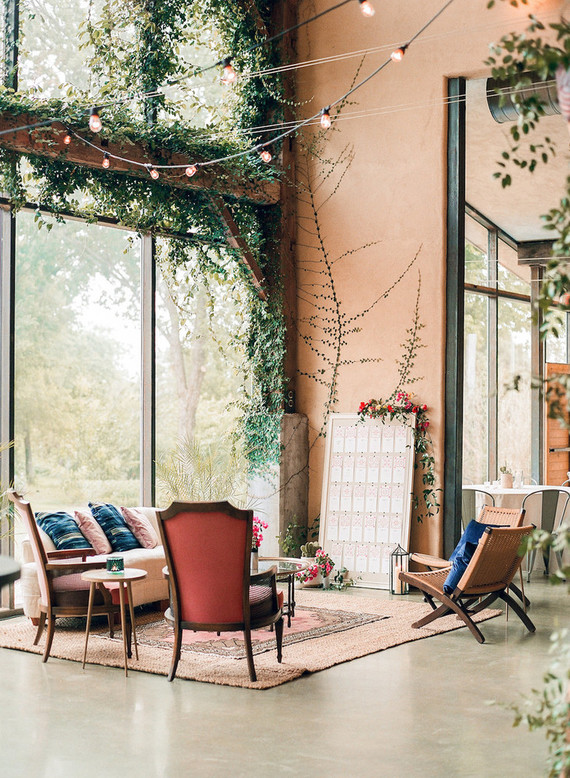 Colorful spring Texas wedding with Mexican details