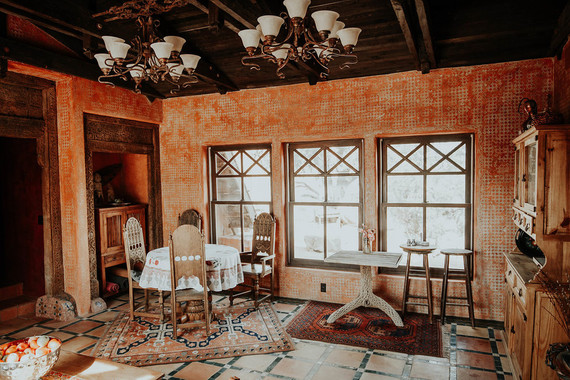 DIY desert wedding at Le Haute Desert Aerie in Pioneertown