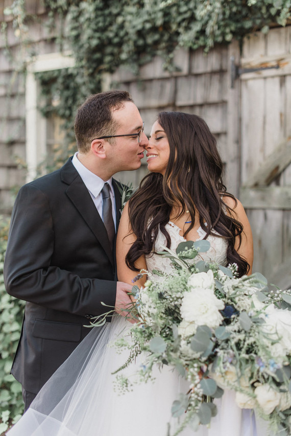 Rustic modern Jewish wedding at Terrain