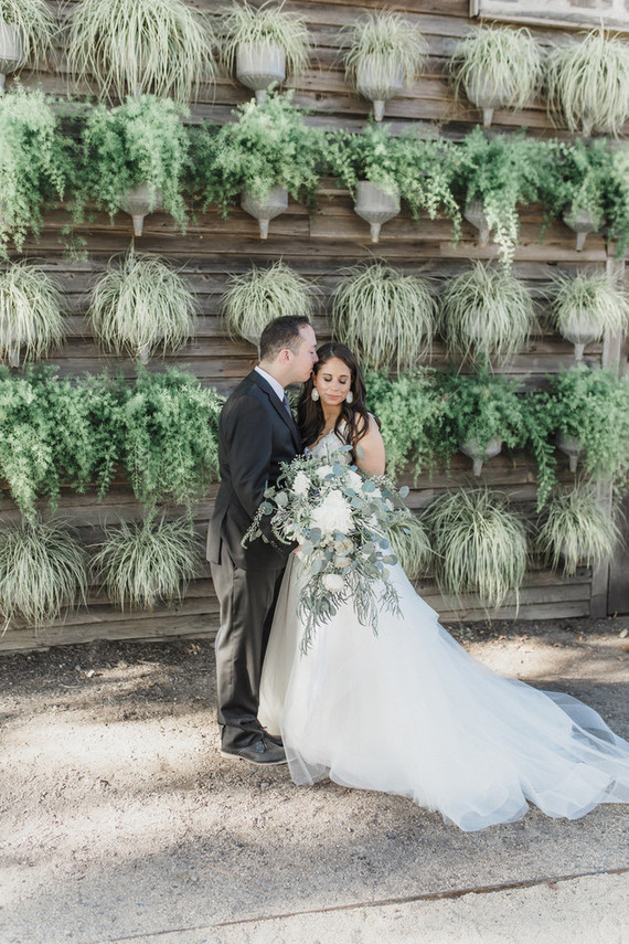 Rustic modern Jewish wedding at Terrain