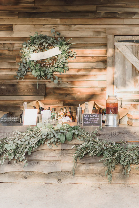 Rustic modern Jewish wedding at Terrain