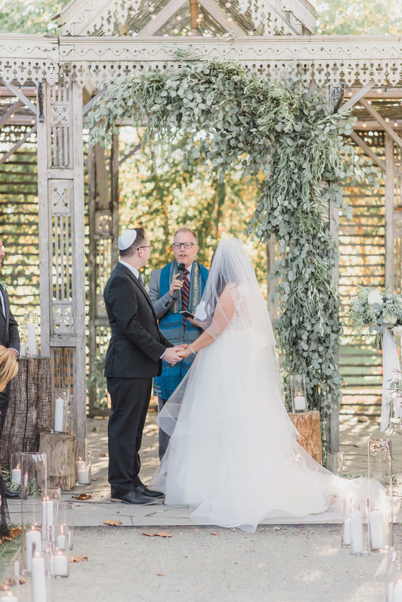 Rustic modern Jewish wedding at Terrain