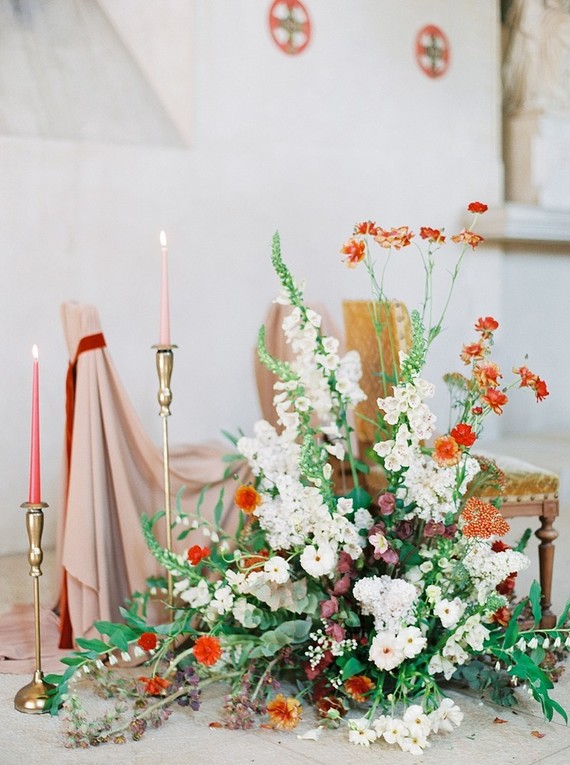Moody romantic burgundy wedding ideas in France