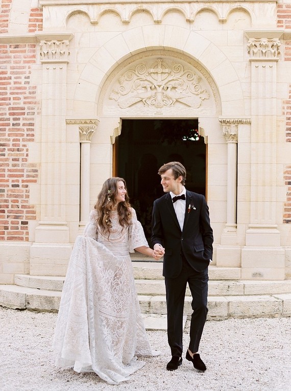 Moody romantic burgundy wedding ideas in France