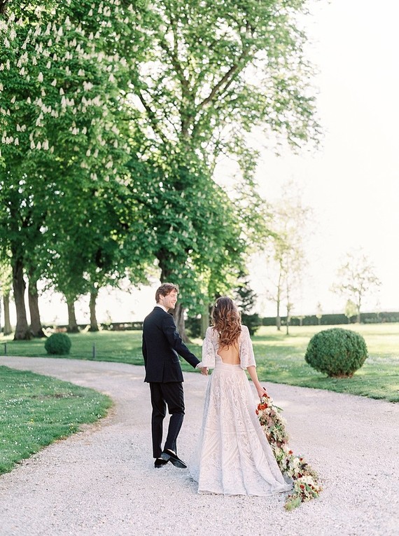 Moody romantic burgundy wedding ideas in France