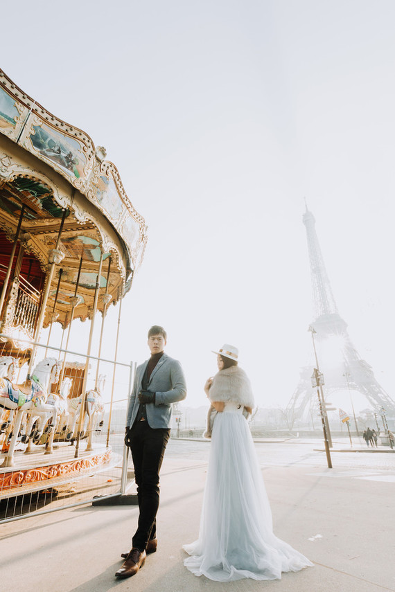 Travelogue engagement photos in the great cities of Europe