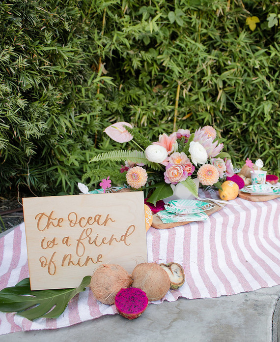 Modern Moana pool party from Beijos Events Inspiration