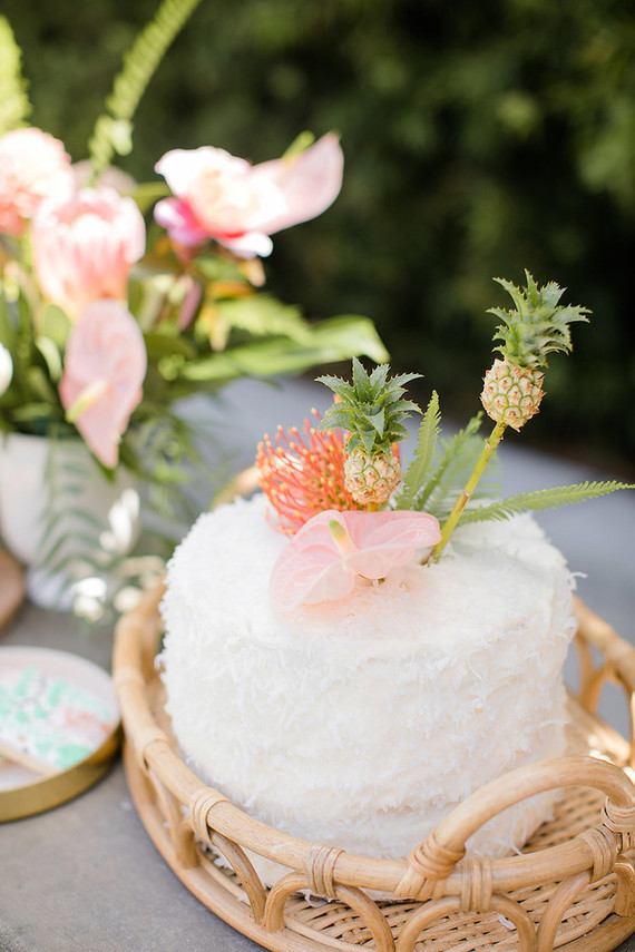 Modern Moana pool party from Beijos Events