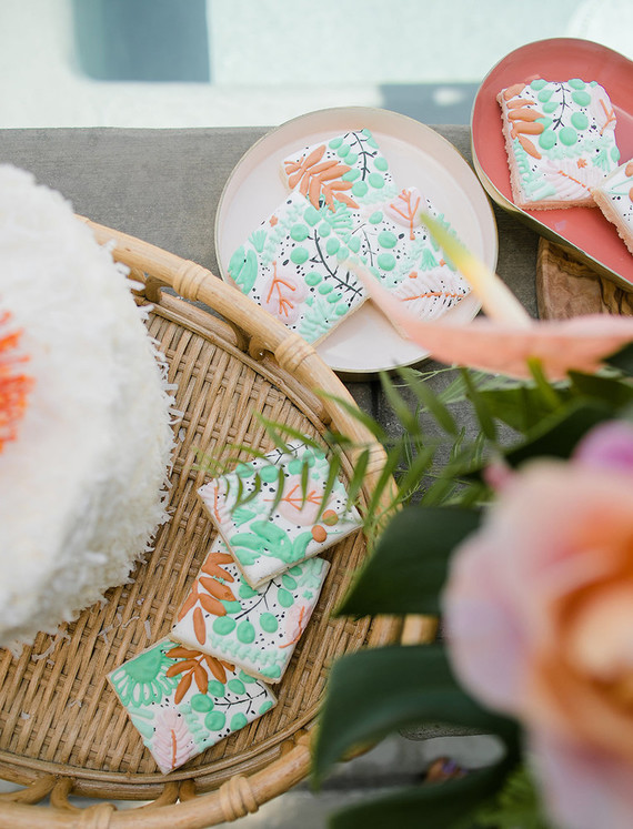 Modern Moana pool party from Beijos Events