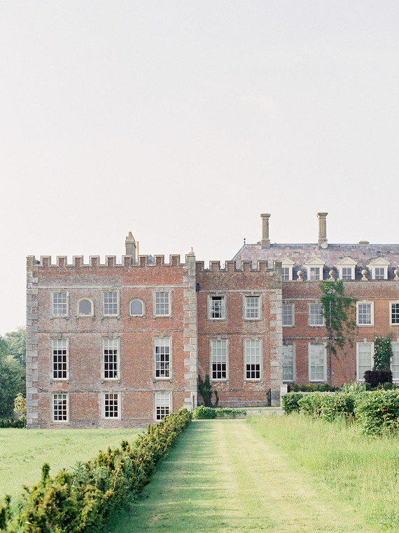 Family photos in the English Countryside by Jen Huang