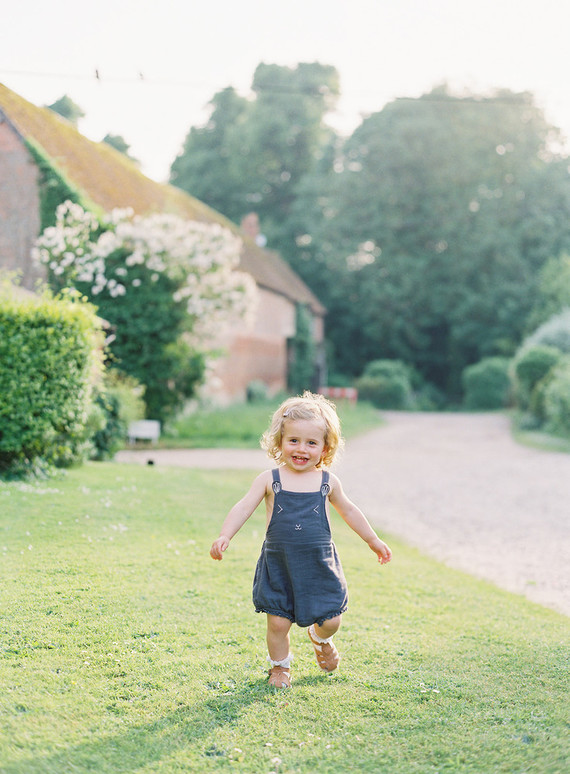 Family photos in the English Countryside by Jen Huang