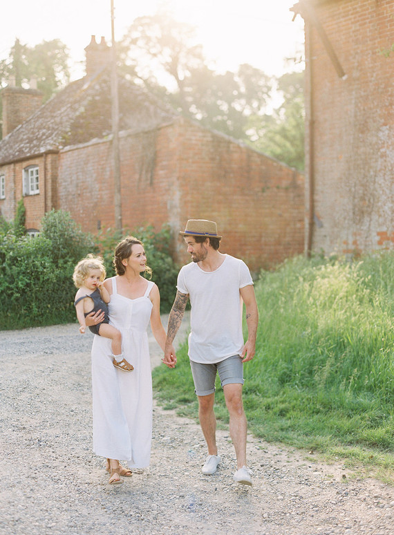 Family photos in the English Countryside by Jen Huang