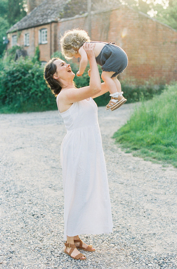 Family photos in the English Countryside by Jen Huang