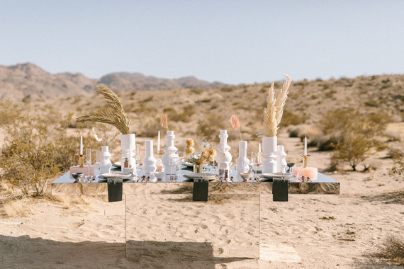 Modern minimalist earth tone wedding in the desert