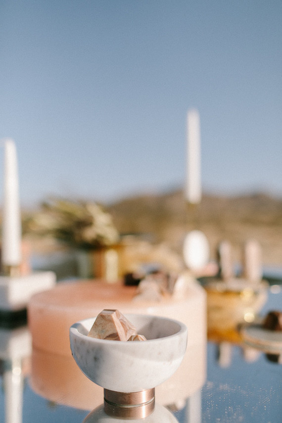 Modern minimalist earth tone wedding in the desert