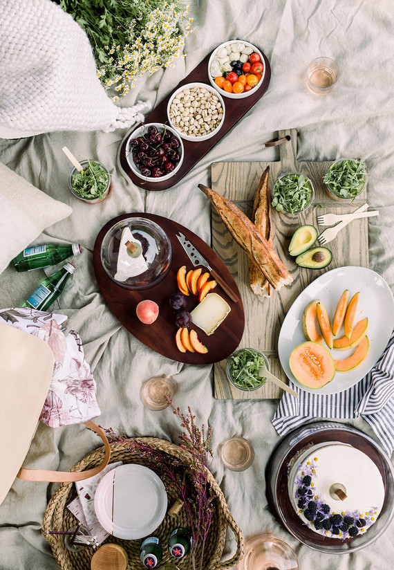 The perfect easy summer picnic with Crate and Barrel + 100 Layer Cake Inspiration