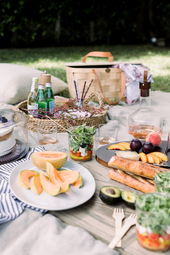 The perfect easy summer picnic with Crate and Barrel + 100 Layer Cake Inspiration