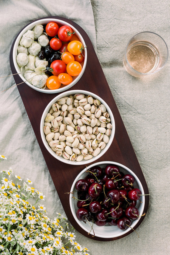 The perfect easy summer picnic with Crate and Barrel + 100 Layer Cake Inspiration