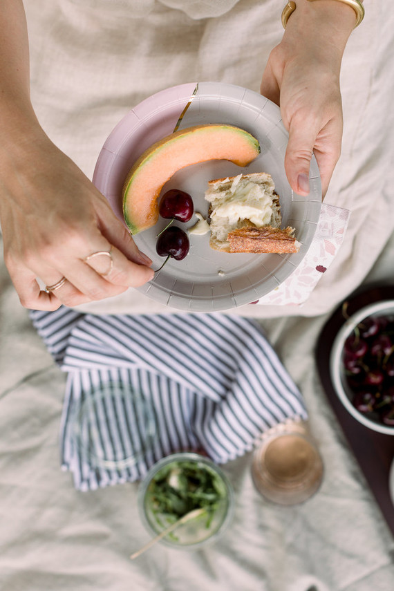 The perfect easy summer picnic with Crate and Barrel + 100 Layer Cake Inspiration