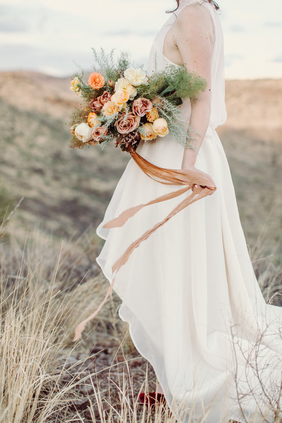 West Pinto terracotta inspired wedding editorial in West Texas