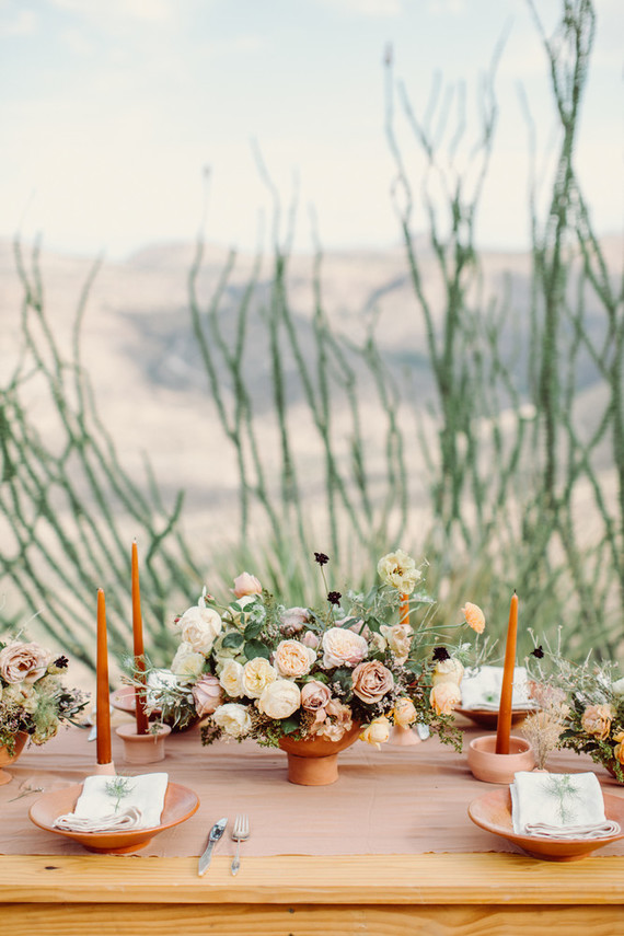 West Pinto terracotta inspired wedding editorial in West Texas Inspiration