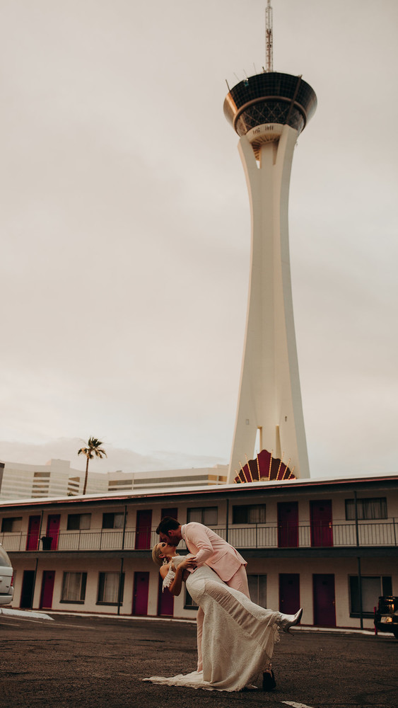 True Romance inspired Las Vegas elopement at Seven Magic Mountains