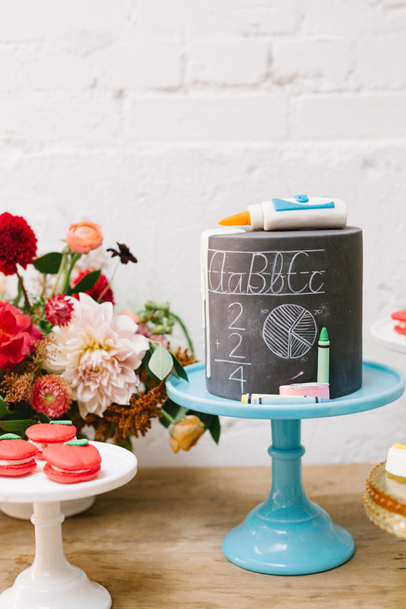 Modern back-to-school party from Beijos Events Inspiration