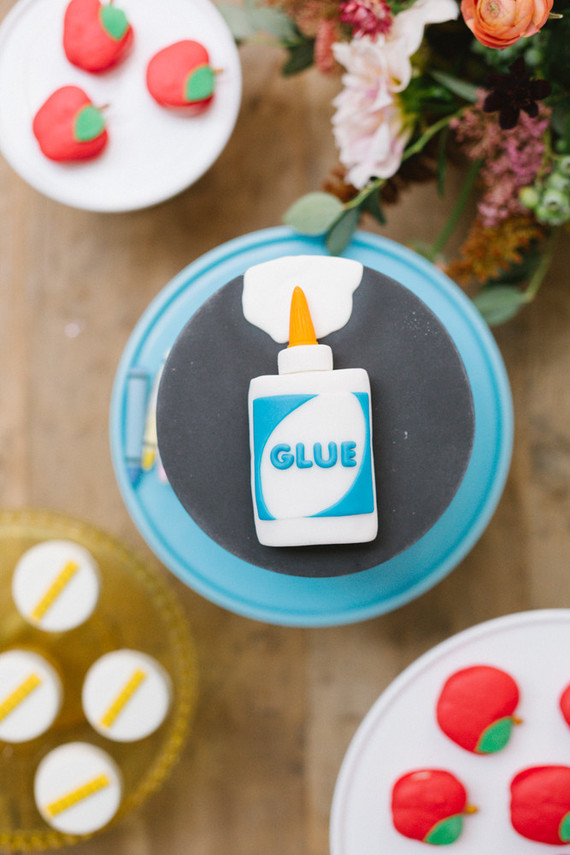 Modern back-to-school party from Beijos Events Inspiration