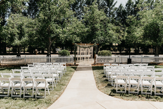 A stylish, thoughtful backyard wedding for $10K on 100 Layer Cake Inspiration