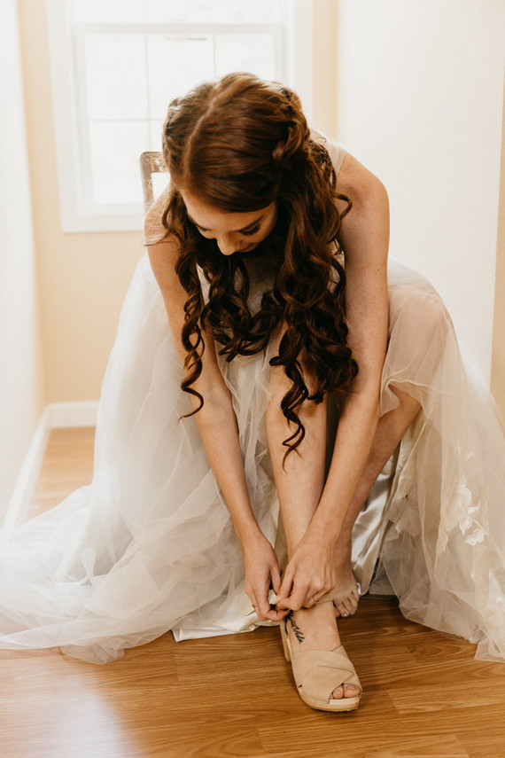 A stylish, thoughtful backyard wedding for $10K on 100 Layer Cake Inspiration