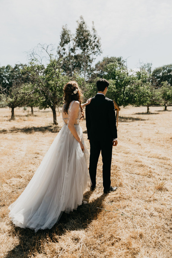 A stylish, thoughtful backyard wedding for $10K on 100 Layer Cake Inspiration