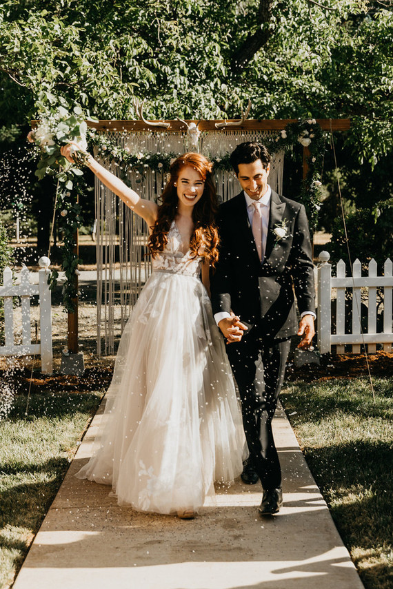 A stylish, thoughtful backyard wedding for $10K on 100 Layer Cake Inspiration