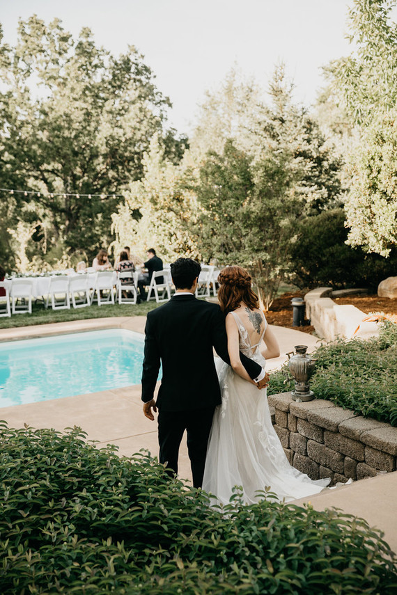 A stylish, thoughtful backyard wedding for $10K on 100 Layer Cake Inspiration