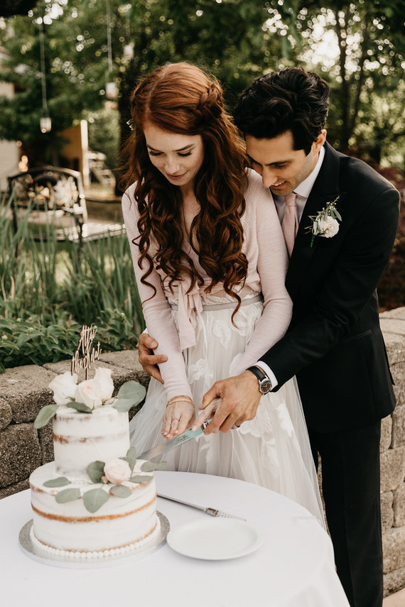 A stylish, thoughtful backyard wedding for $10K on 100 Layer Cake Inspiration