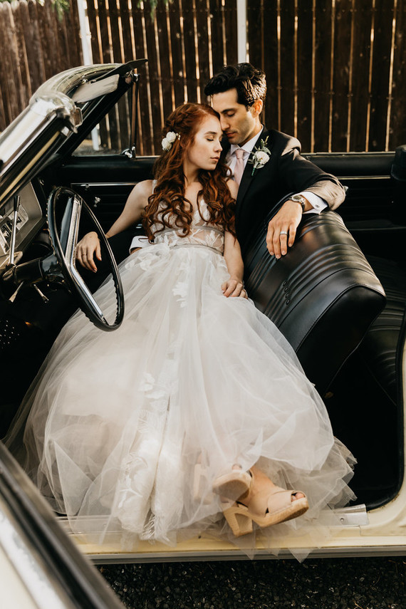 A stylish, thoughtful backyard wedding for $10K on 100 Layer Cake Inspiration