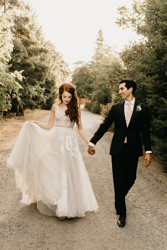 A stylish, thoughtful backyard wedding for $10K on 100 Layer Cake Inspiration