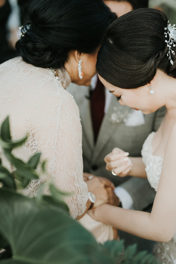 Elegant, romantic white + green wedding at Khayangan Estate in Bali Inspiration