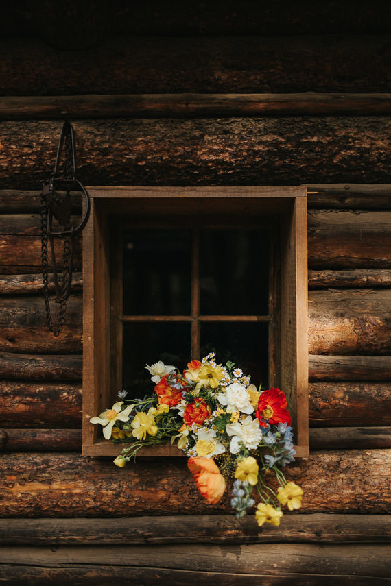 Intimate, rustic summer wedding ideas at The High Desert Museum in Bend, OR