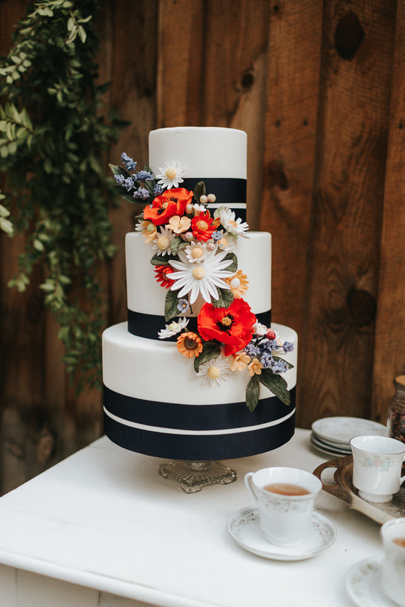 Intimate, rustic summer wedding ideas at The High Desert Museum in Bend, OR