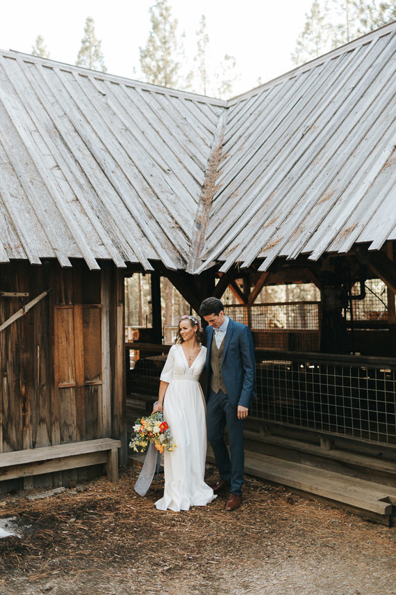 Intimate, rustic summer wedding ideas at The High Desert Museum in Bend, OR