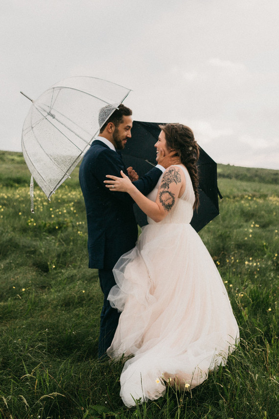 How to plan the perfect low-key elopement + a beautiful one at Max Patch in North Carolina