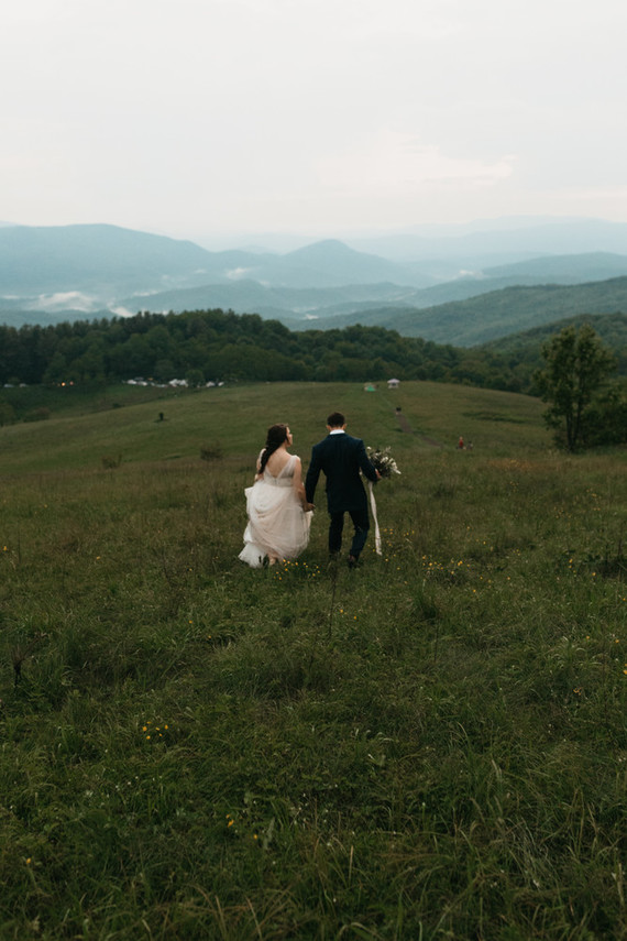 How to plan the perfect low-key elopement + a beautiful one at Max Patch in North Carolina