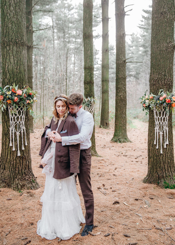 Whimsical woodland floral wedding inspiration with macrame details