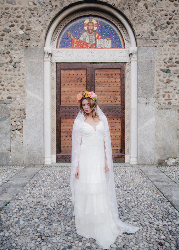 Whimsical woodland floral wedding inspiration with macrame details