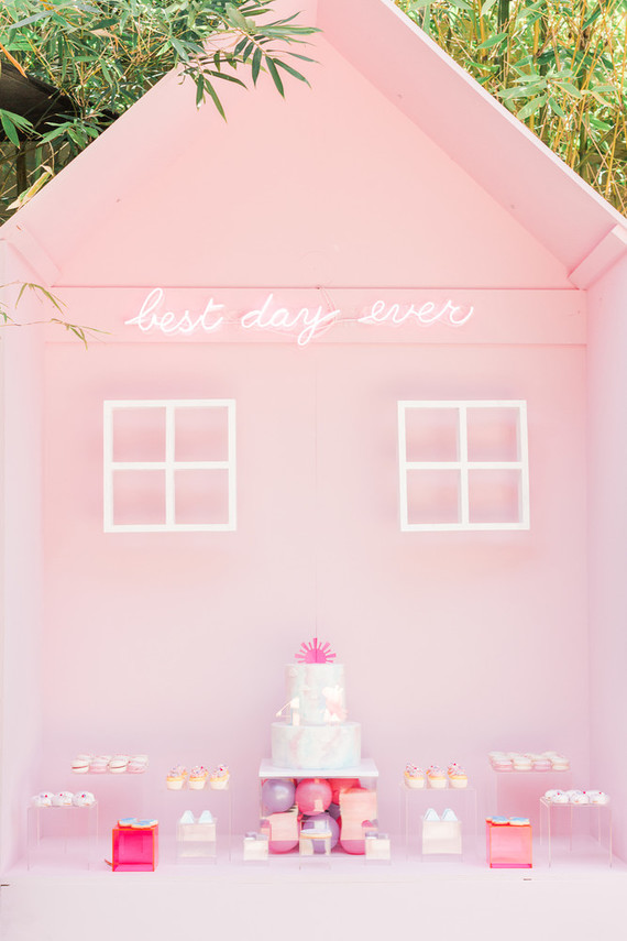 Modern Peppa Pig girl's birthday party