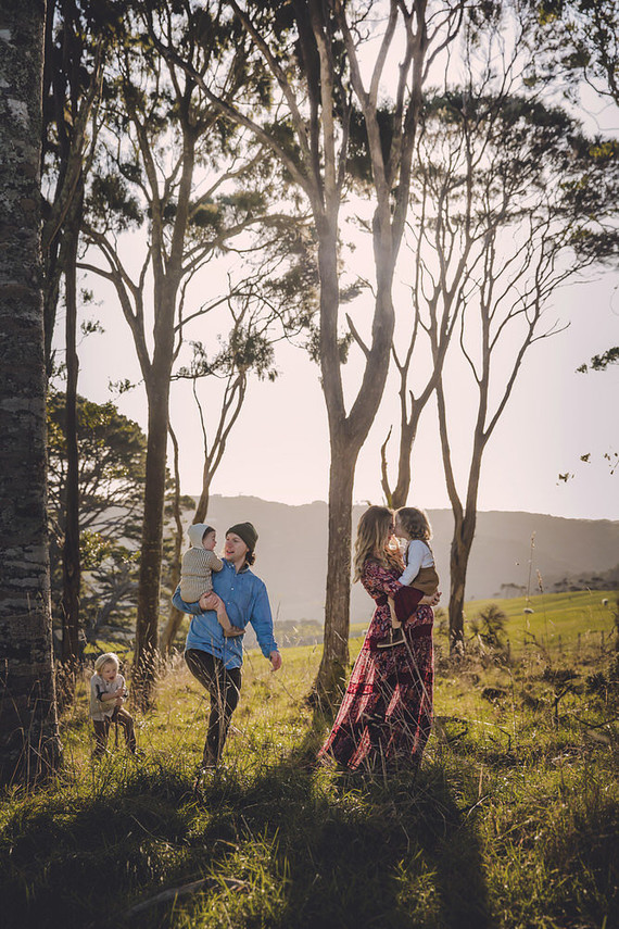Family maternity photos at Jonkers Farm in Auckland, NZ