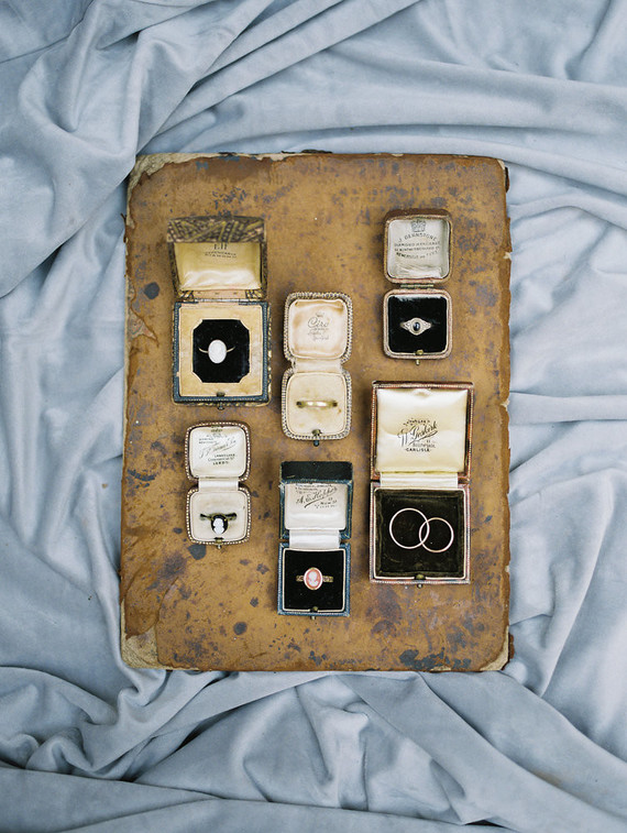 Elegant, fall Spanish inspired wedding at Mission San Jose in San Antonio Texas